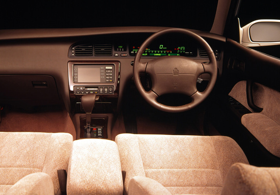 Images of Toyota Crown (S140) 1993–95