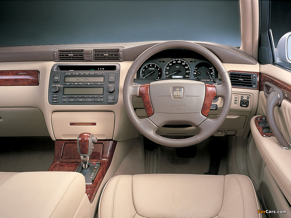 Images of Toyota Crown Royal Saloon (S170) 1999–2003 (1024 x 768)