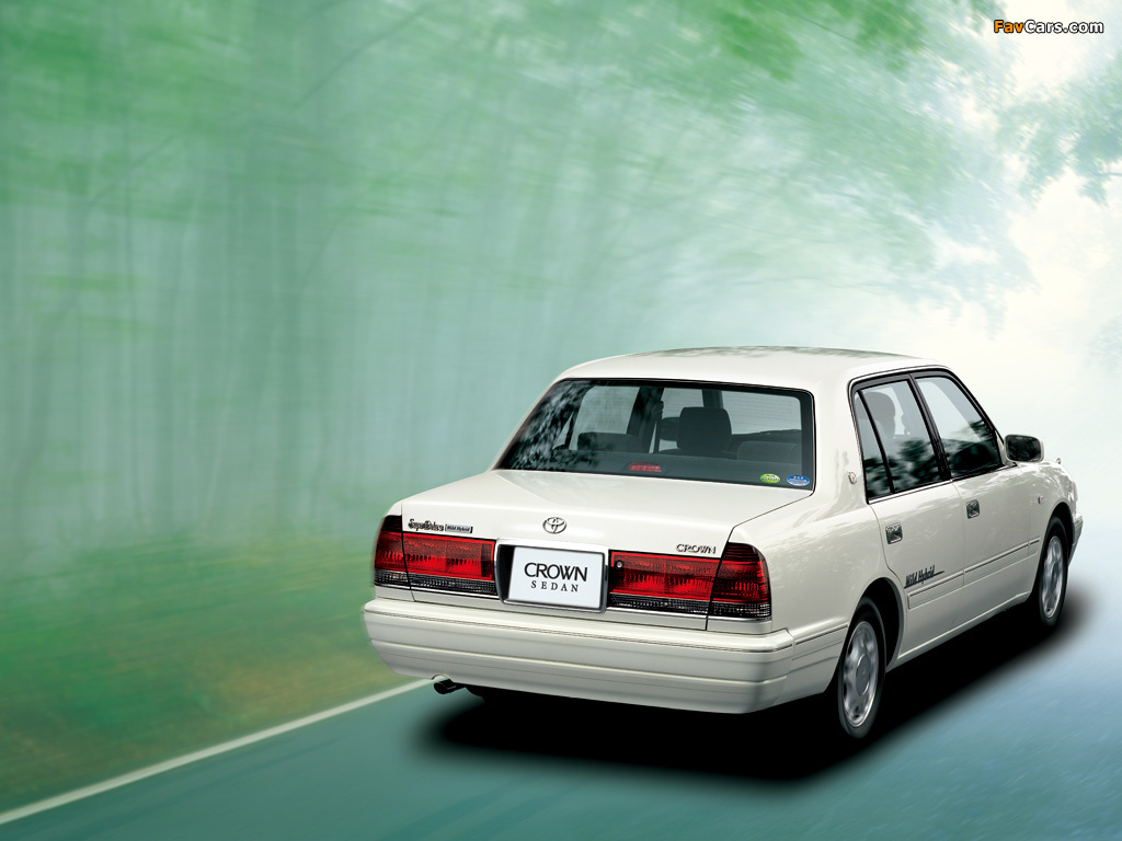Images of Toyota Crown Sedan (S10) 2001 (1024 x 768)