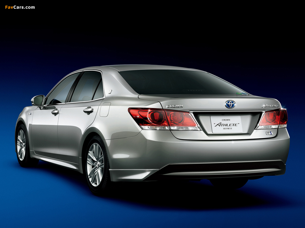 Images of Toyota Crown Hybrid Athlete (S210) 2012 (1024 x 768)