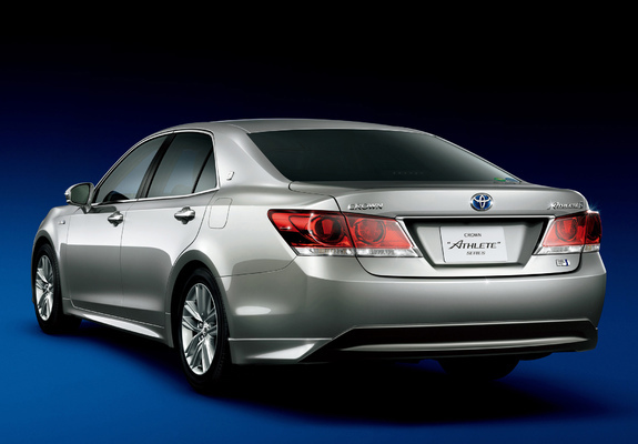 Images of Toyota Crown Hybrid Athlete (S210) 2012