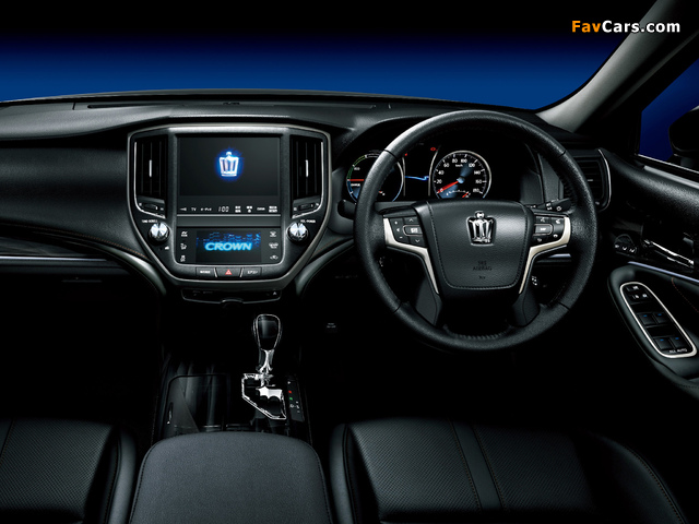 Images of Toyota Crown Hybrid Athlete (S210) 2012 (640 x 480)