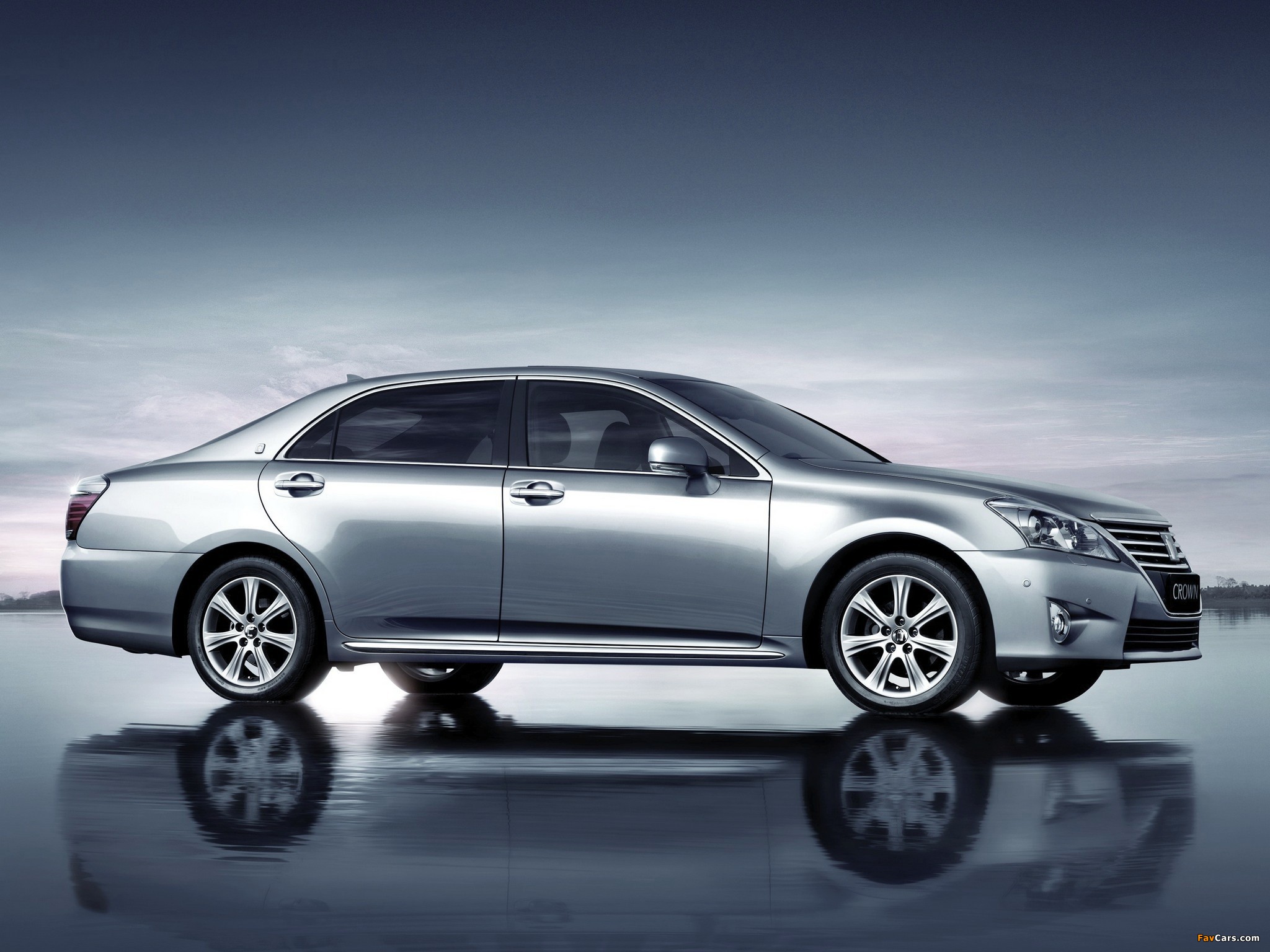Images of Toyota Crown Royal Saloon VIP CN-spec (S200) 2012 (2048 x 1536)