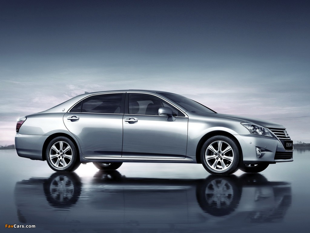 Images of Toyota Crown Royal Saloon VIP CN-spec (S200) 2012 (1024 x 768)