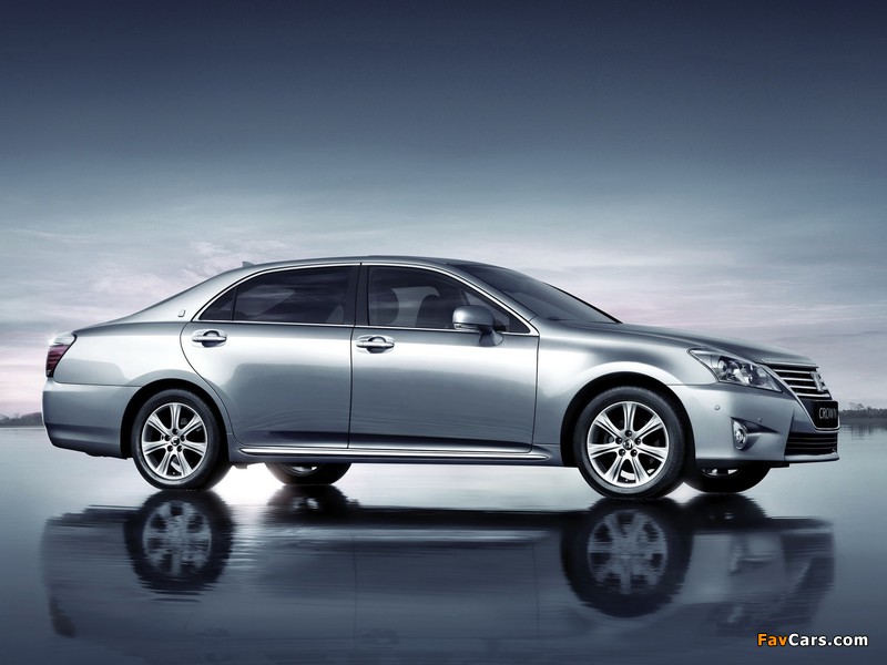 Images of Toyota Crown Royal Saloon VIP CN-spec (S200) 2012 (800 x 600)