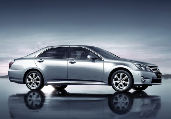 Images of Toyota Crown Royal Saloon VIP CN-spec (S200) 2012