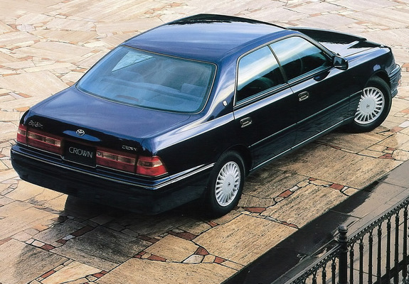 Photos of Toyota Crown (S150) 1995–97