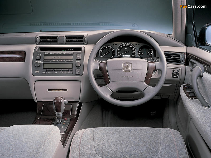 Photos of Toyota Crown Royal Saloon (S170) 1999–2003 (800 x 600)