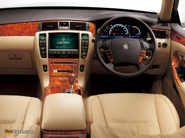Photos of Toyota Crown Royal (S180) 2005–08 (640 x 480)