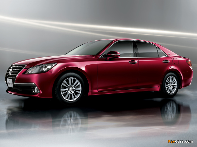 Photos of Toyota Crown Royal Saloon (S210) 2012 (800 x 600)