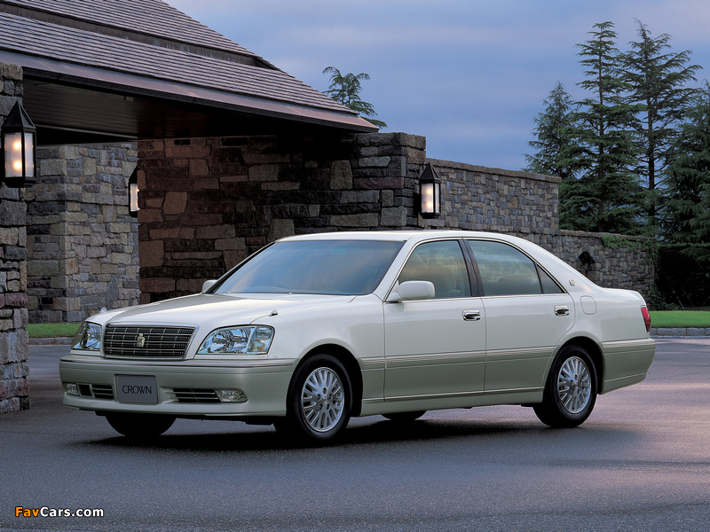 Pictures of Toyota Crown Royal Saloon (S170) 1999–2003 (800 x 600)