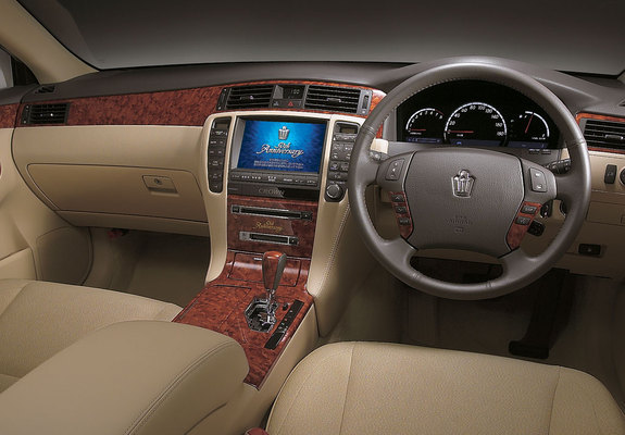 Pictures of Toyota Crown Royal (S180) 2003–08