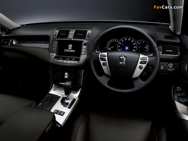 Pictures of Toyota Crown Athlete (S200) 2010–12 (640 x 480)