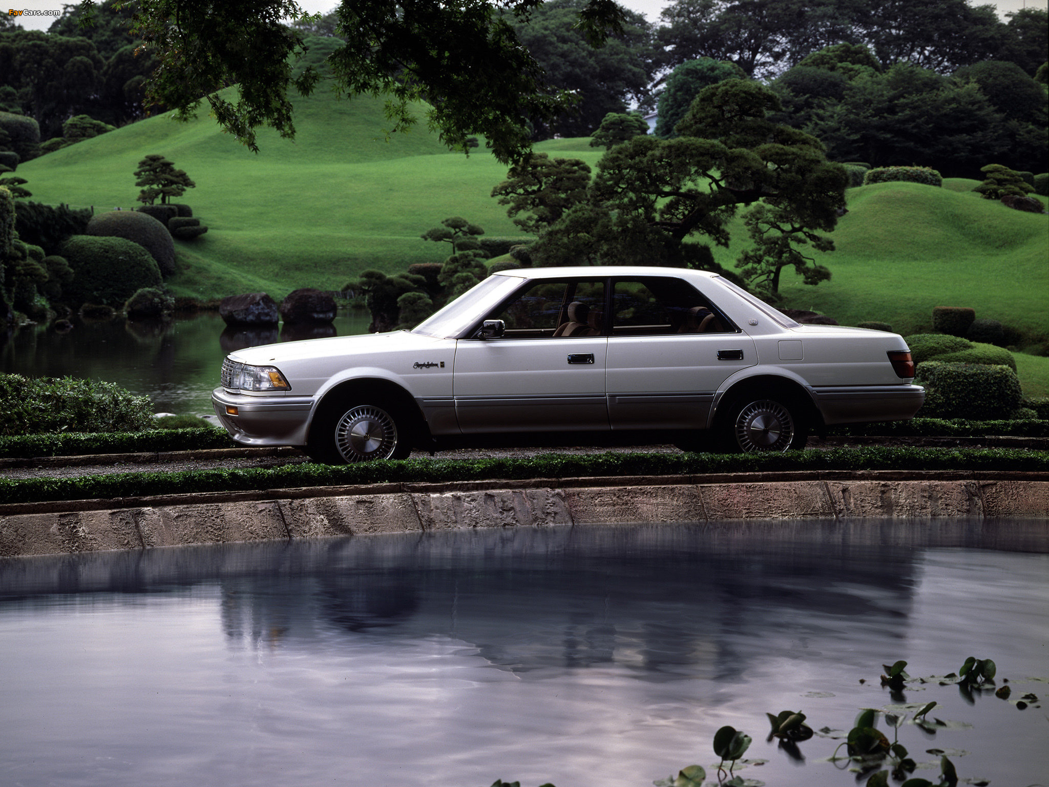 Toyota Crown Royal Saloon G 4.0 Hardtop (UZS131) 1990–91 wallpapers (2048 x 1536)
