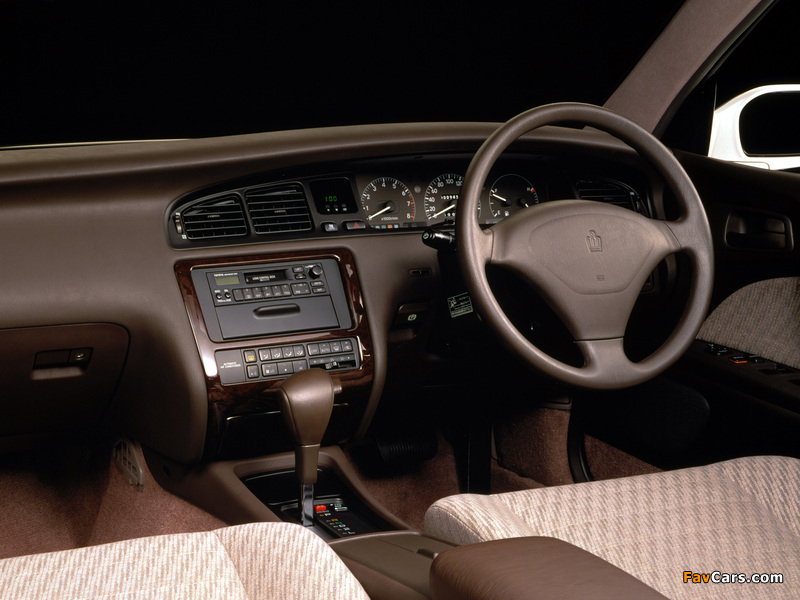 Toyota Crown (S140) 1993–95 photos (800 x 600)