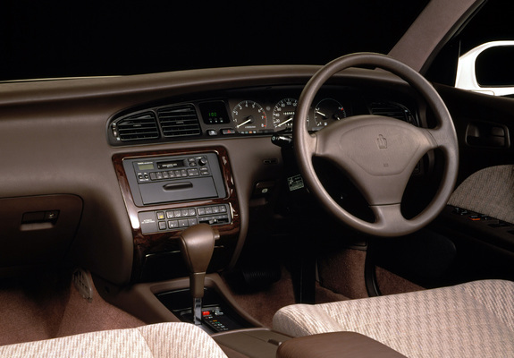 Toyota Crown (S140) 1993–95 photos