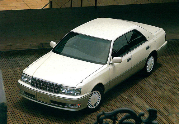 Toyota Crown (S150) 1995–99 images