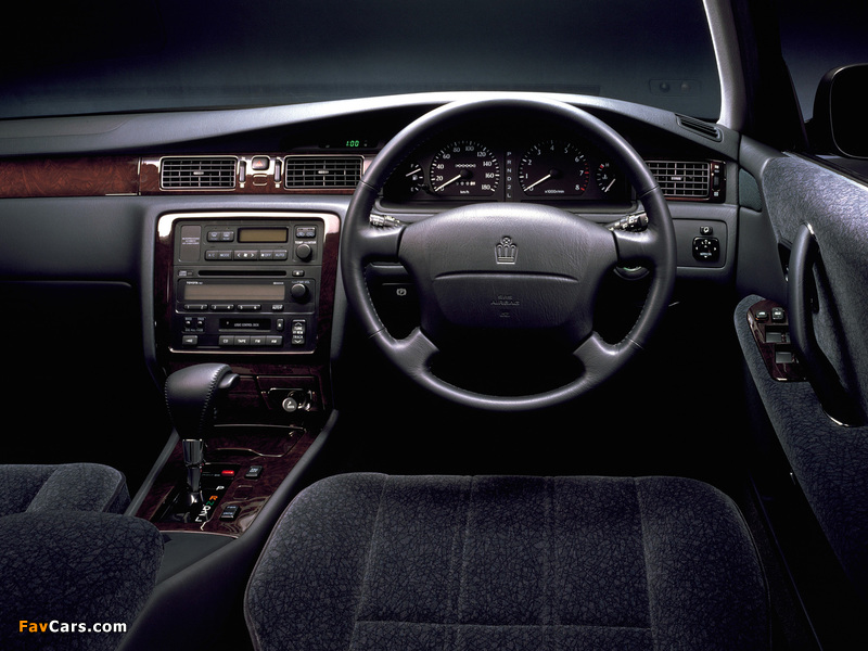 Toyota Crown (S150) 1995–97 photos (800 x 600)