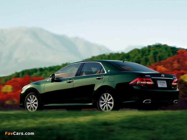 Toyota Crown Royal Saloon (S200) 2008–10 wallpapers (640 x 480)