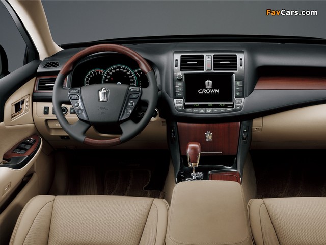 Toyota Crown Royal Saloon VIP CN-spec (S200) 2009–12 images (640 x 480)