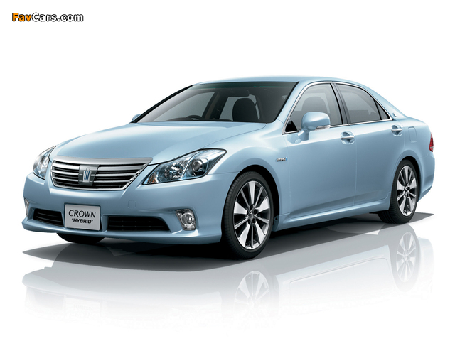 Toyota Crown Hybrid (GWS204) 2010–12 images (640 x 480)