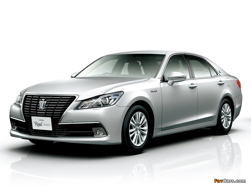 Toyota Crown Hybrid Royal Saloon (S210) 2012 images (800 x 600)