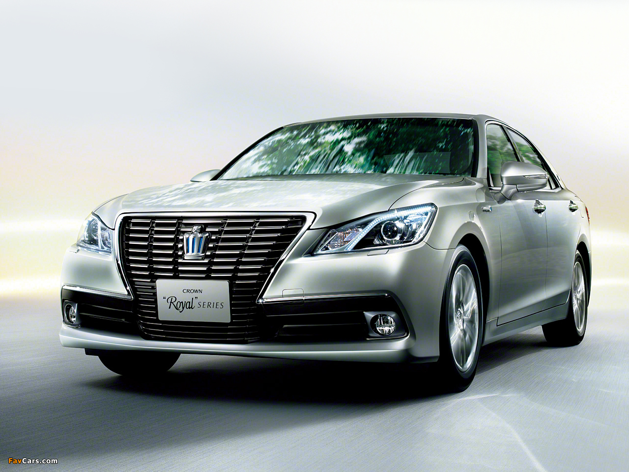 Toyota Crown Hybrid Royal Saloon (S210) 2012 photos (1280 x 960)