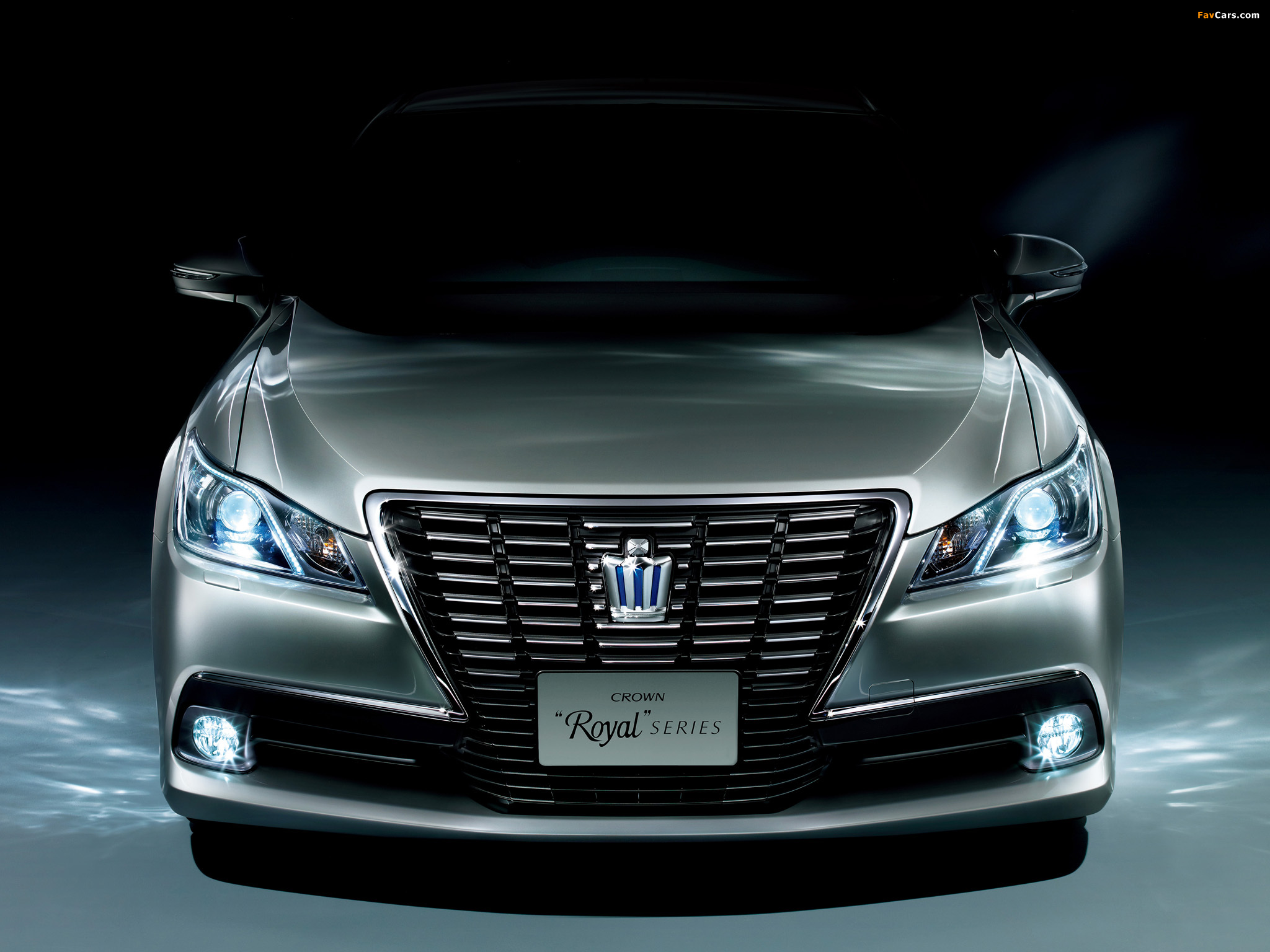 Toyota Crown Hybrid Royal Saloon (S210) 2012 pictures (2048 x 1536)