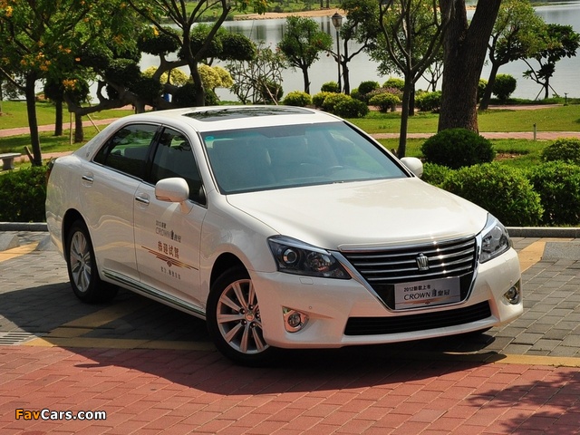 Toyota Crown Royal Saloon VIP CN-spec (S200) 2012 wallpapers (640 x 480)