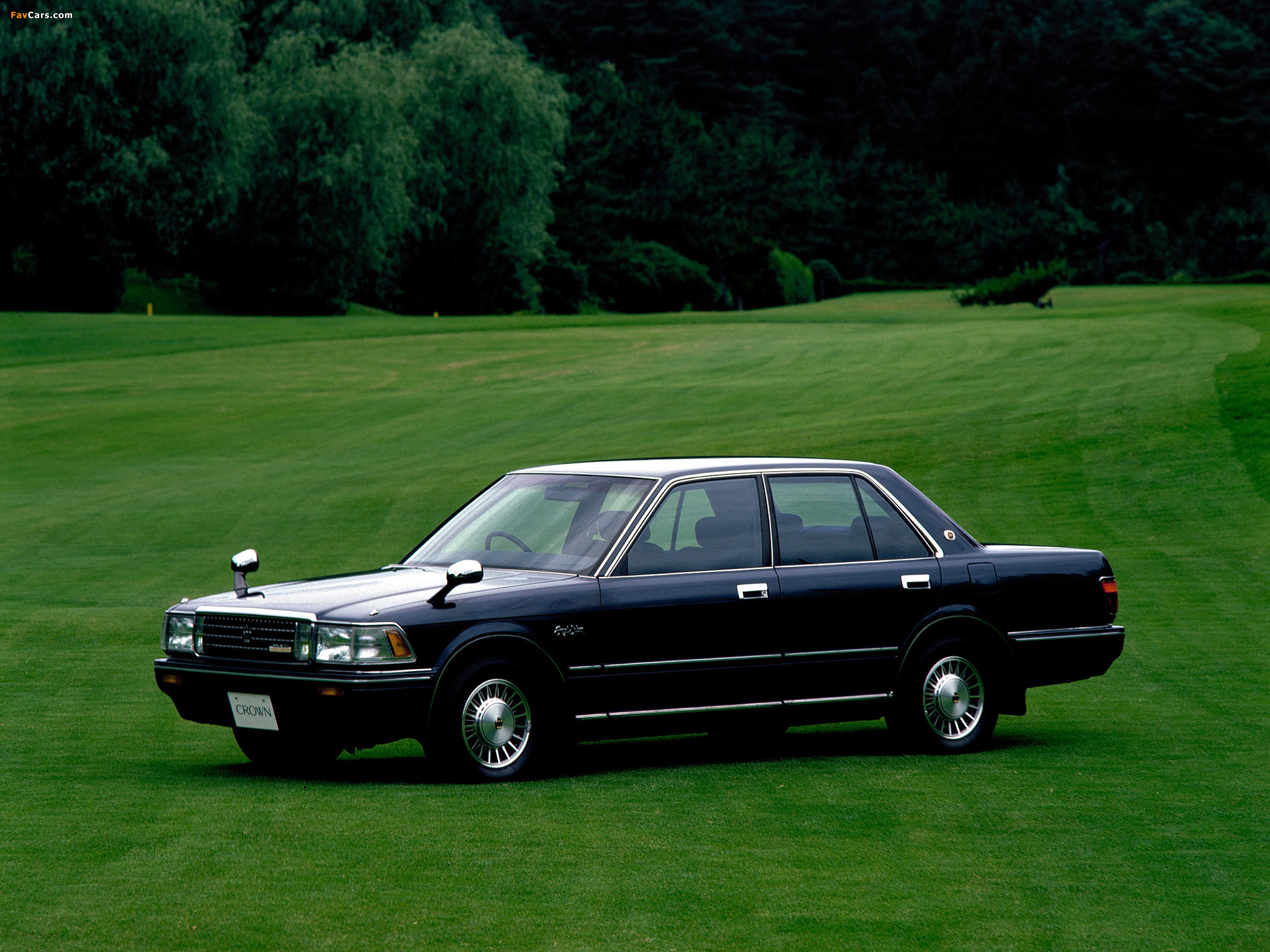 Toyota Crown Royal Saloon 2.0 Sedan (GS131) 1987–91 wallpapers (2048 x 1536)