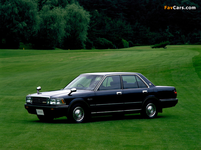 Toyota Crown Royal Saloon 2.0 Sedan (GS131) 1987–91 wallpapers (640 x 480)