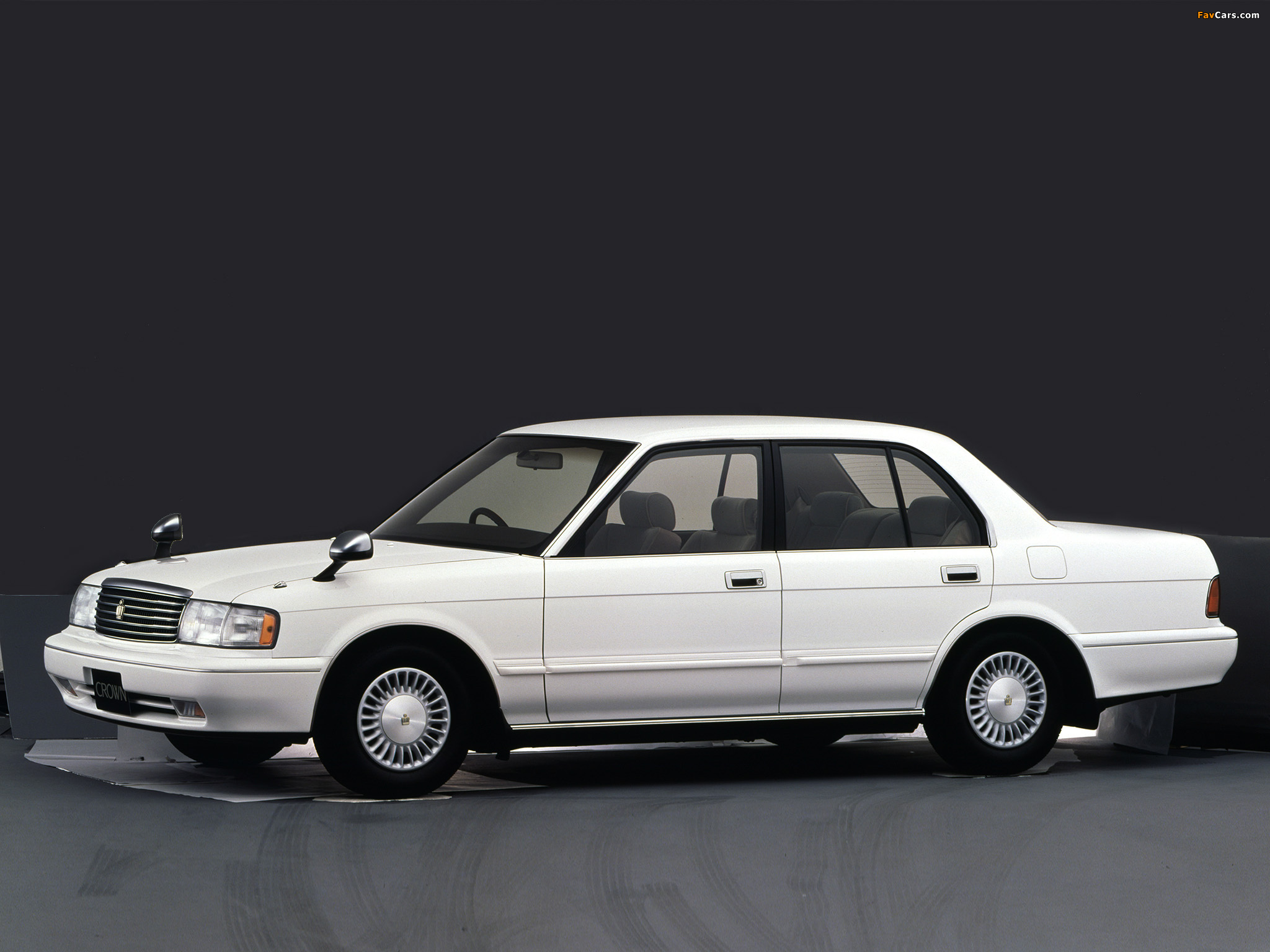 Toyota Crown Sedan (S130) 1991–95 wallpapers (2048 x 1536)