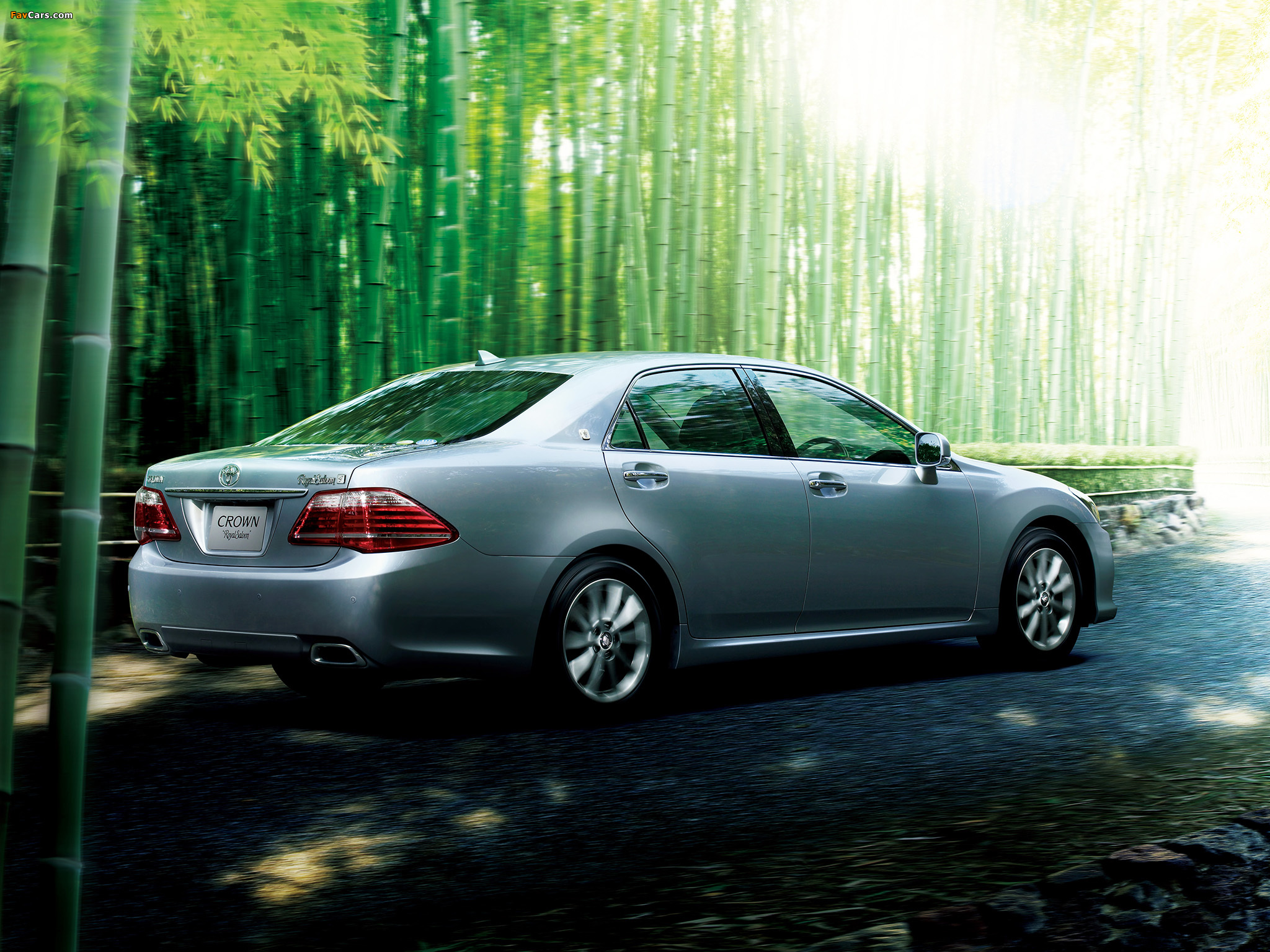 Toyota Crown Royal Saloon (S200) 2010 wallpapers (2048 x 1536)