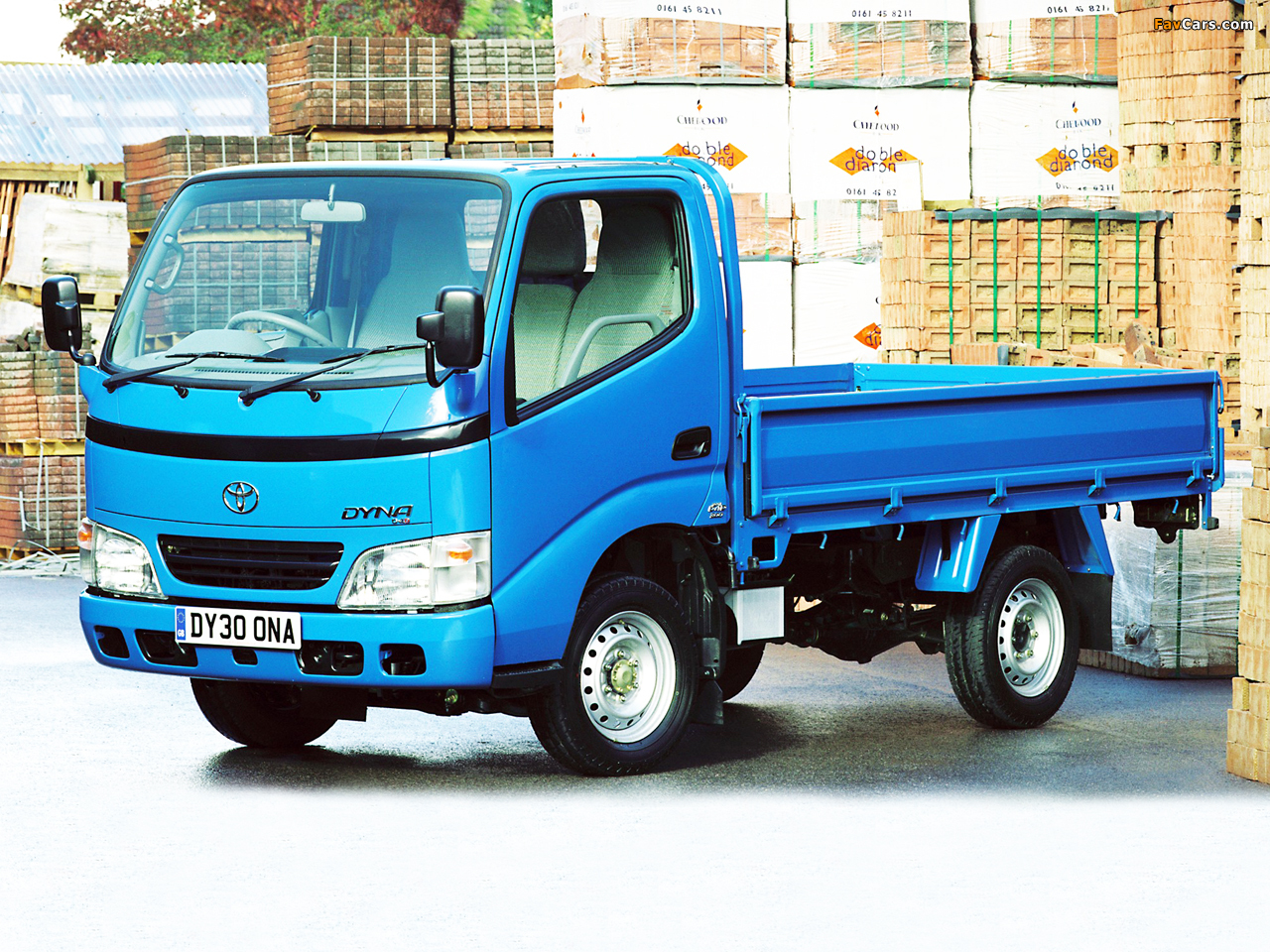 Images of Toyota Dyna 300 UK-spec 1999–2002 (1280 x 960)