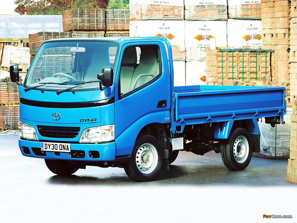 Images of Toyota Dyna 300 UK-spec 1999–2002 (1024 x 768)