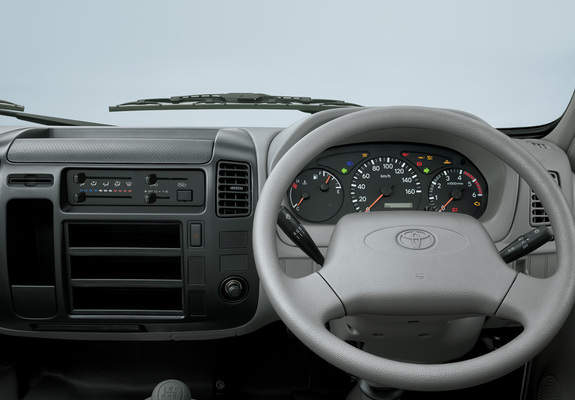 Images of Toyota Dyna ZA-spec 1999–2002