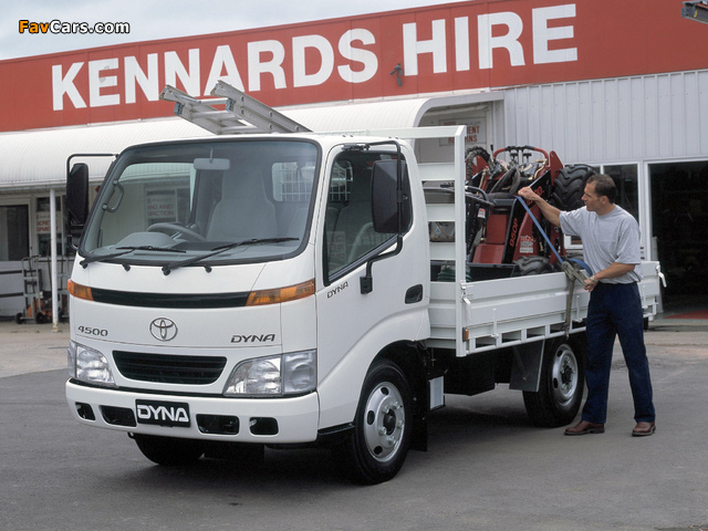 Images of Toyota Dyna 4500 AU-spec 2001–02 (640 x 480)