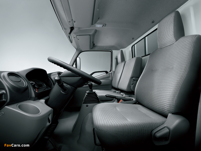 Images of Toyota Dyna 200 2011 (800 x 600)