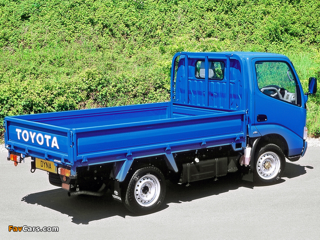 Pictures of Toyota Dyna 300 UK-spec 1999–2002 (640 x 480)
