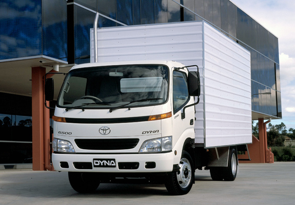 Pictures of Toyota Dyna 6500 AU-spec 2001–02