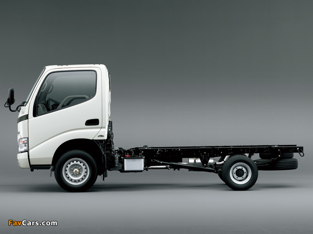 Pictures of Toyota Dyna 150 Chassis Cab ZA-spec 2006 (640 x 480)