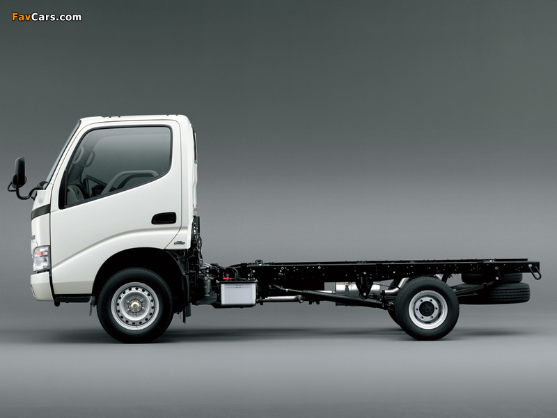 Pictures of Toyota Dyna 150 Chassis Cab ZA-spec 2006 (800 x 600)