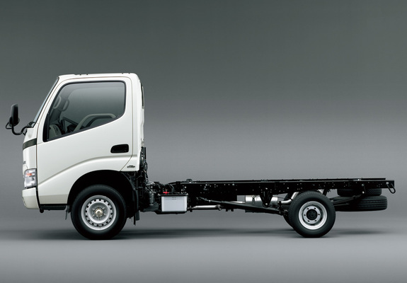 Pictures of Toyota Dyna 150 Chassis Cab ZA-spec 2006