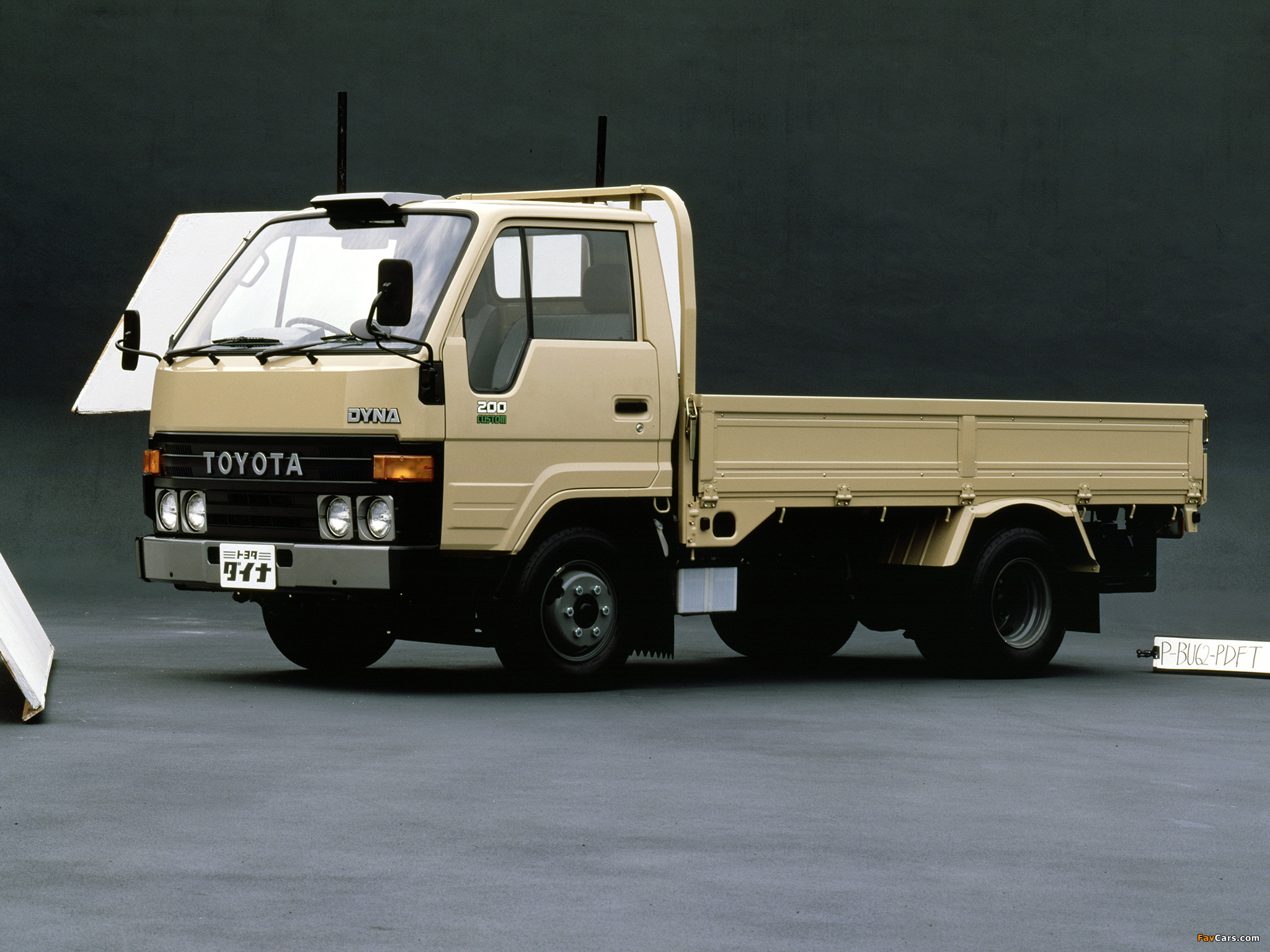 Toyota Dyna 200 JP-spec (U60) 1984–95 pictures (2048 x 1536)