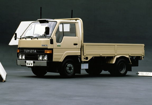 Toyota Dyna 200 JP-spec (U60) 1984–95 pictures