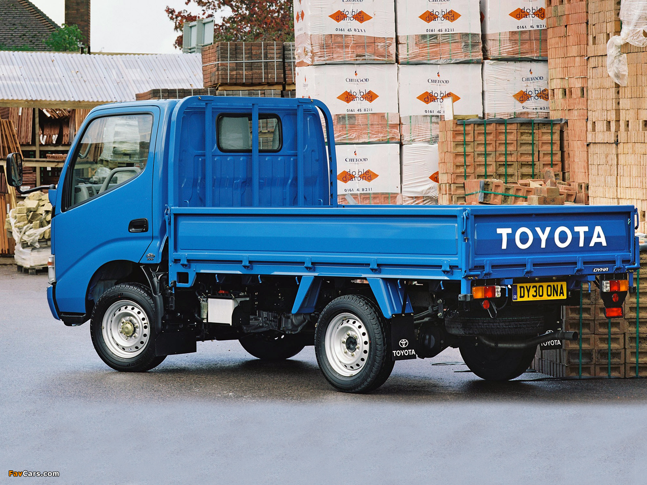 Toyota Dyna 300 UK-spec 1999–2002 images (1280 x 960)