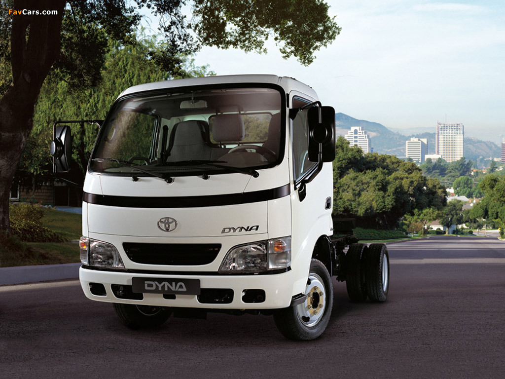 Toyota Dyna Chassis Cab 1999–2002 images (1024 x 768)