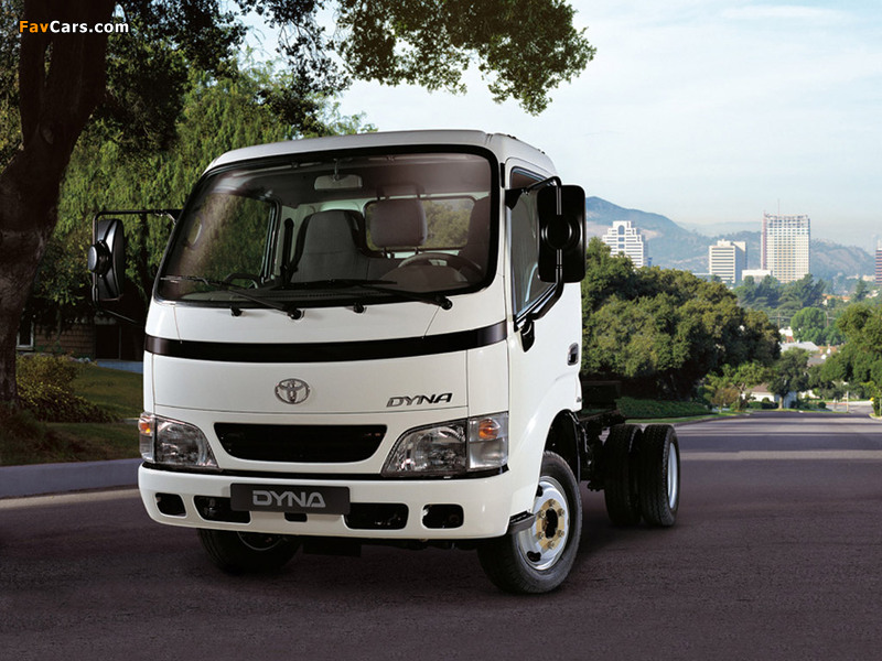 Toyota Dyna Chassis Cab 1999–2002 images (800 x 600)