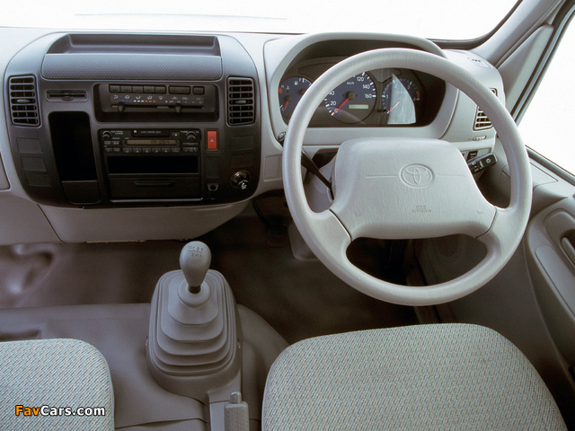 Toyota Dyna 5500 AU-spec 2001–02 photos (640 x 480)