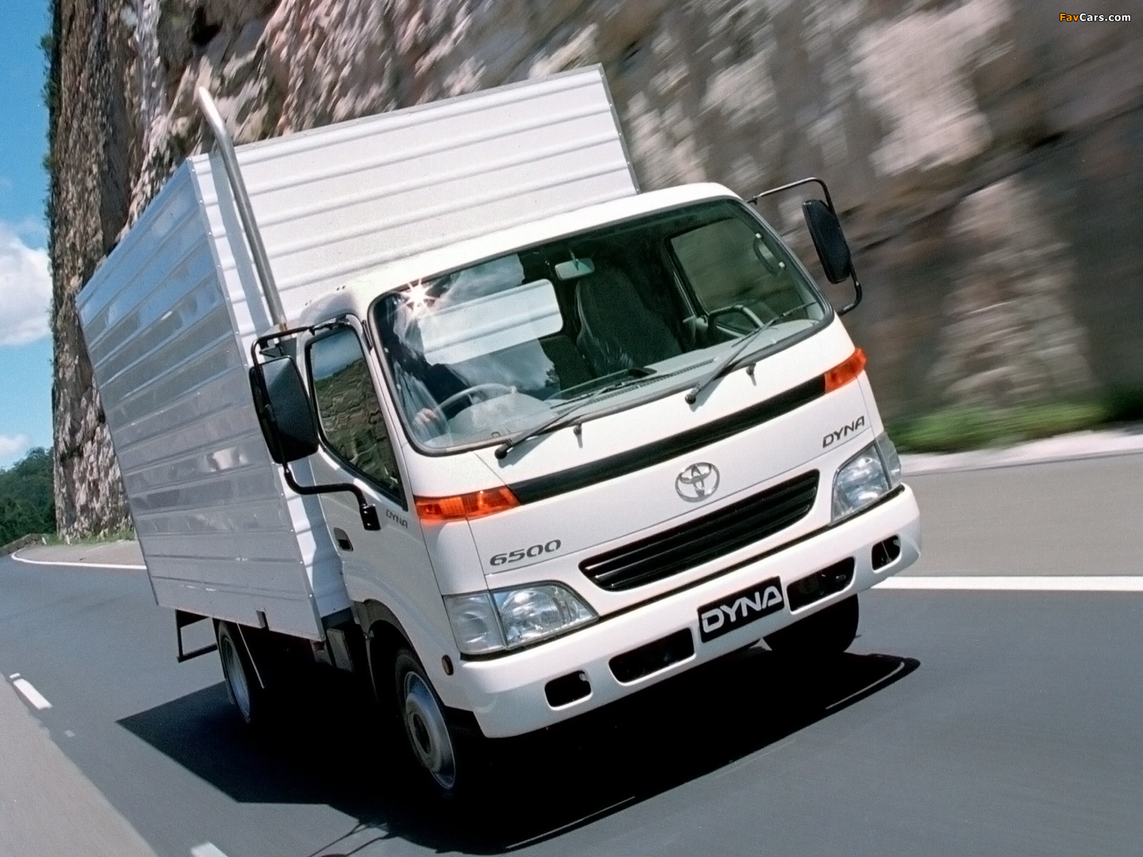 Toyota Dyna 6500 AU-spec 2001–02 wallpapers (1600 x 1200)